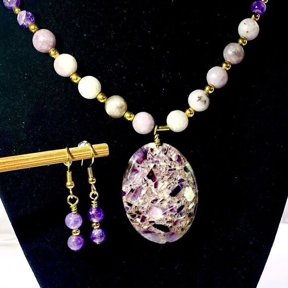 AEQ# Striking 20” Lapiddite Necklace with 1 1/2” Matching Dangles